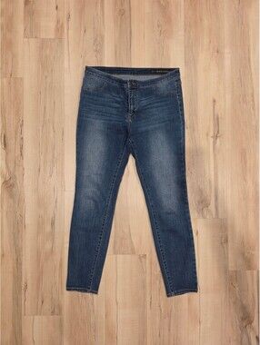 Armani Exchange Women's J12 “Jegging Lift-Up” jeans,Size 32